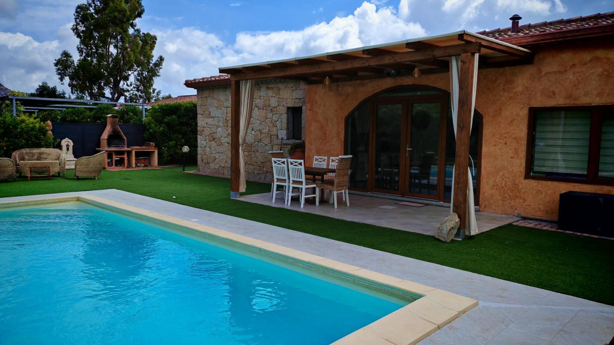 Villa Paola San Teodoro Con Piscina Privata Lu Lioni Exterior photo
